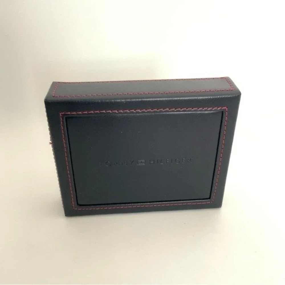 Tommy Hilfiger Leather Wallet & Valet